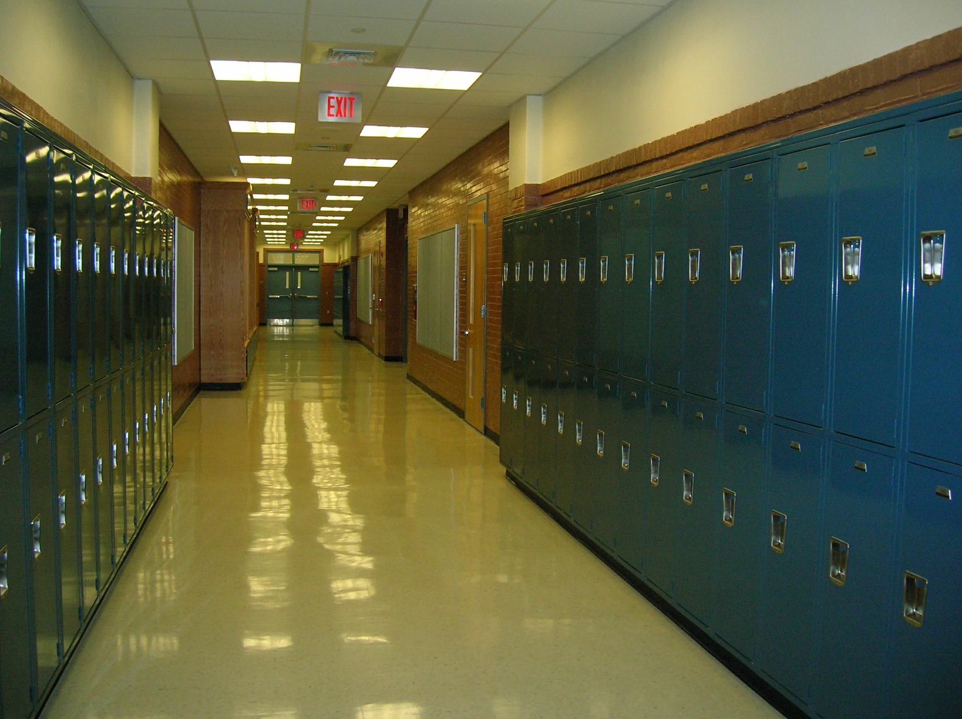 A highschool hallway lined with lockers.