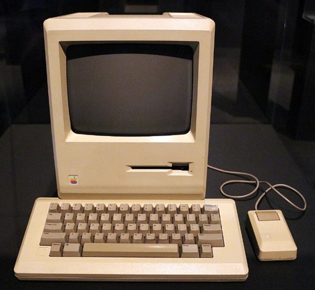 Image of an Apple Macintosh 128K, released in 1984
